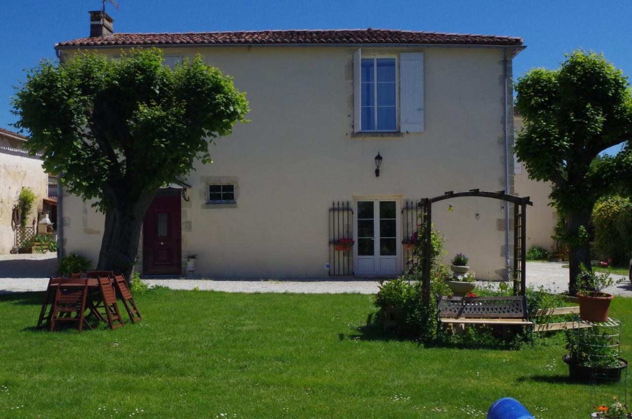 Maison D'Hotes Le Cadran Solaire Courcelles  Экстерьер фото