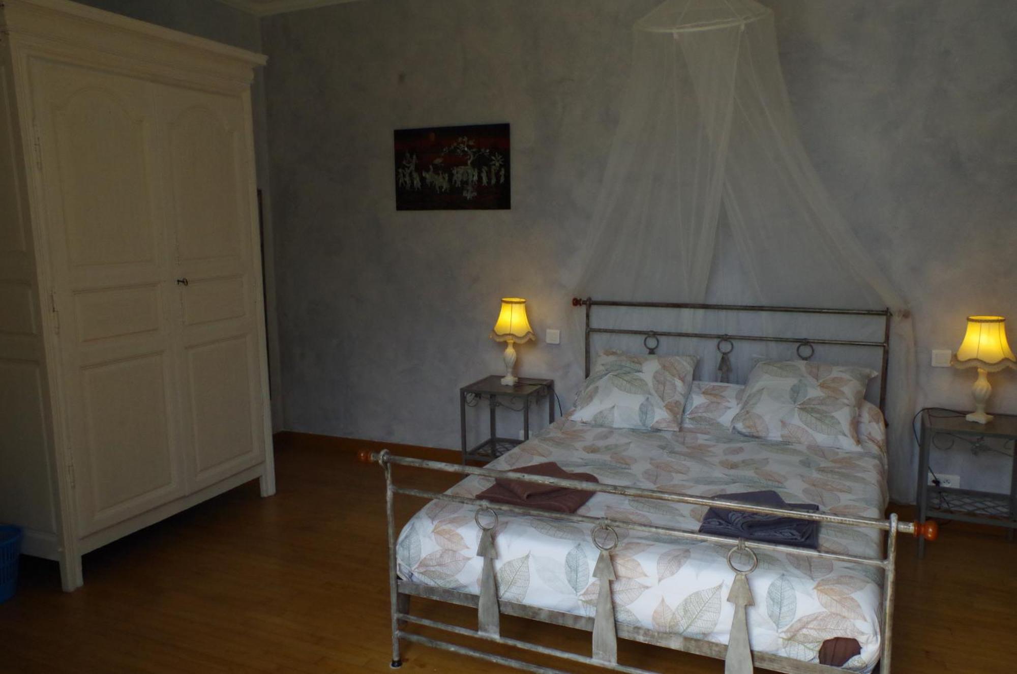 Maison D'Hotes Le Cadran Solaire Courcelles  Экстерьер фото