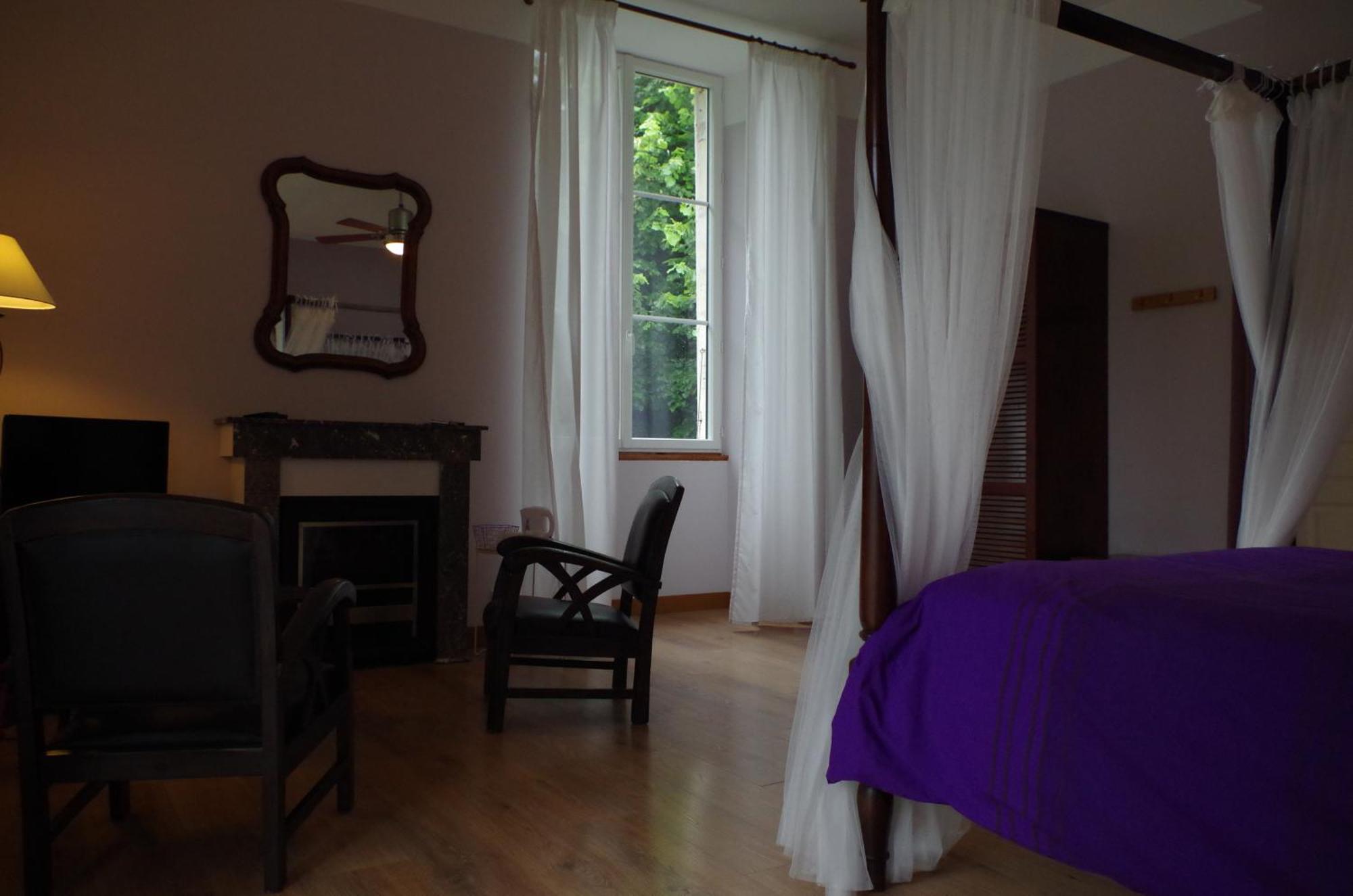 Maison D'Hotes Le Cadran Solaire Courcelles  Экстерьер фото