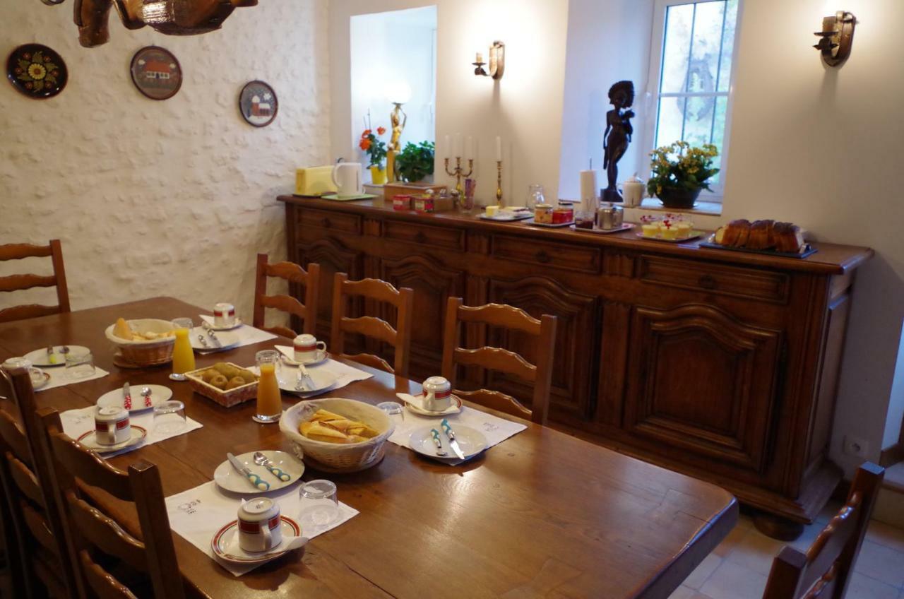 Maison D'Hotes Le Cadran Solaire Courcelles  Экстерьер фото